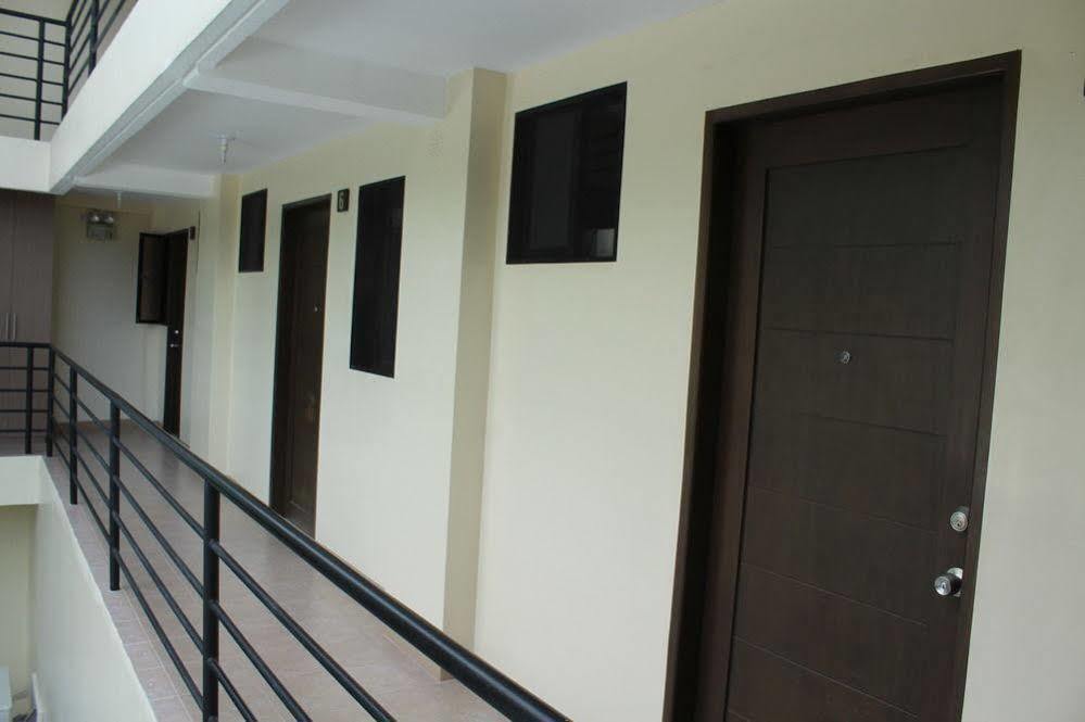 Anahaw Whitebeach Apartment *