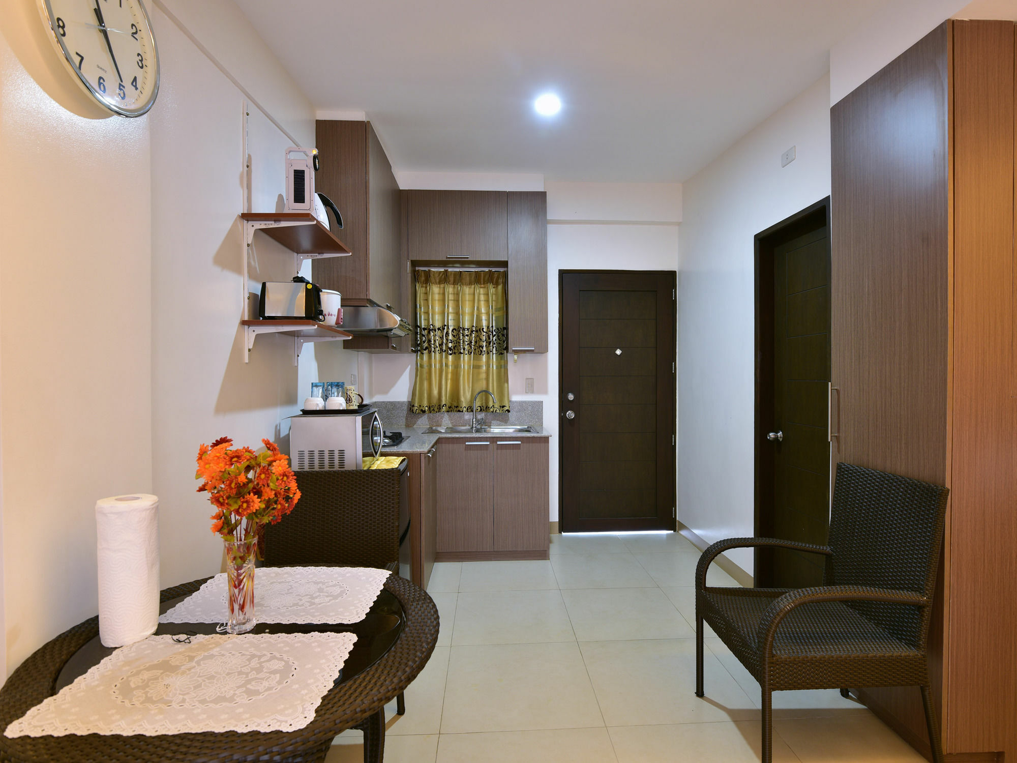 Anahaw Whitebeach * Manoc-Manoc